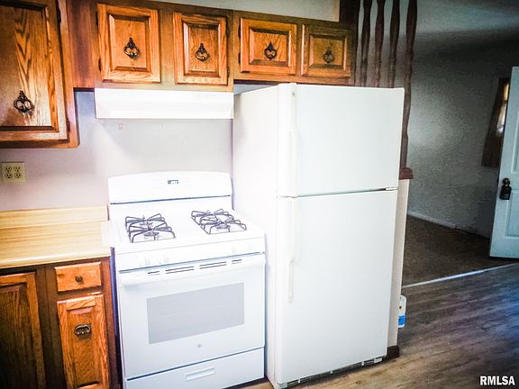 5th image of 1910 W White Oak Dr