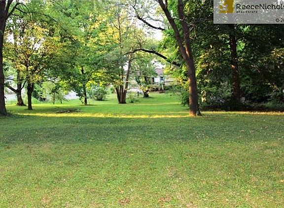 Nearly an acre lot with amazing privacy, looking towards the home