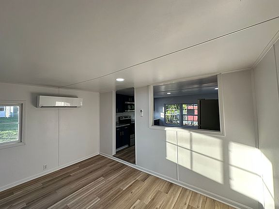Living Room / Kitchen