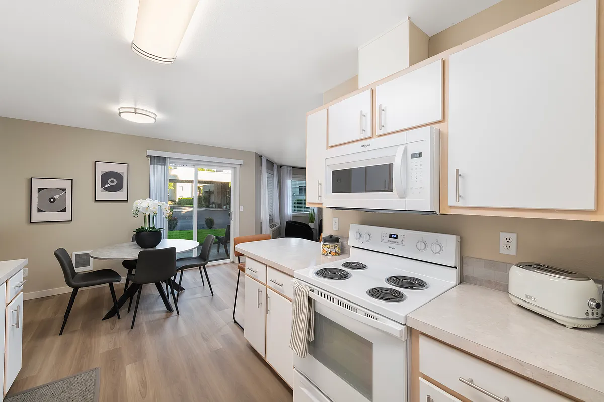 Building Photo - Regency Apartments