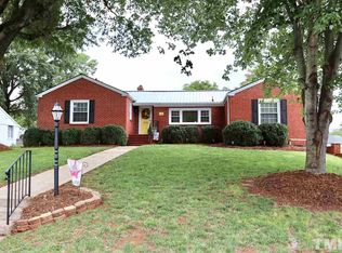 636 Country Club Dr, Burlington, NC 27215