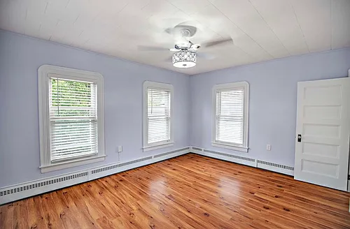 400 Wilson St Photo 1