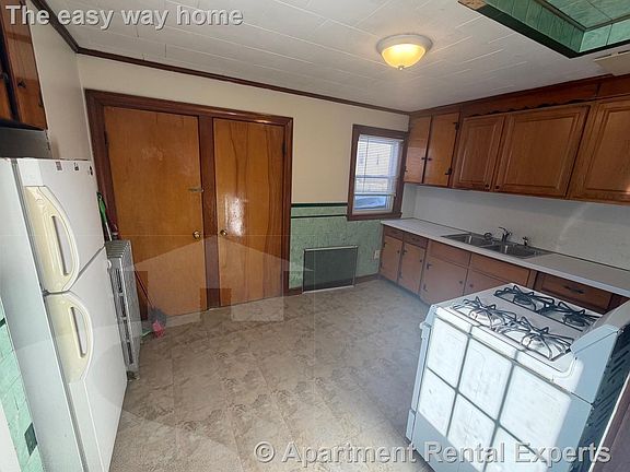 2nd image of 23 Ashland St #1R