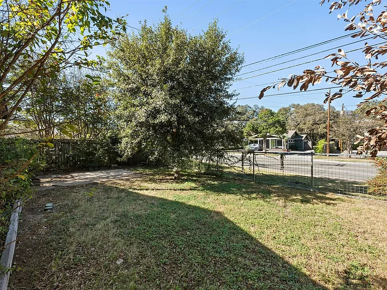 3713 Menchaca Rd #A — Photo 25