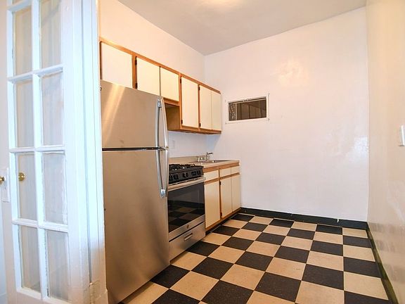 2nd image of 57 W 105th St #2E