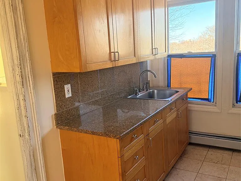 149 W Kingsbridge Rd #2 — Photo 28
