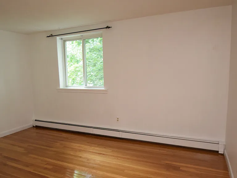 135 Inman St #12 — Photo 14