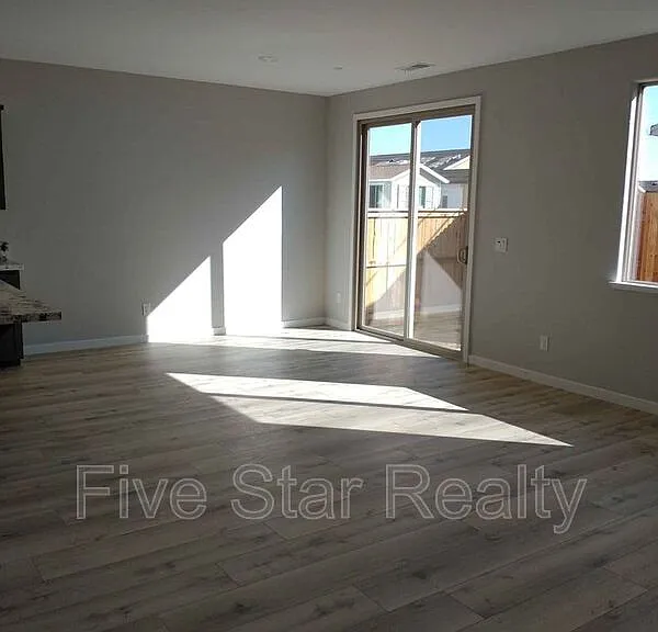 5673 Mericrest Way — Photo 1