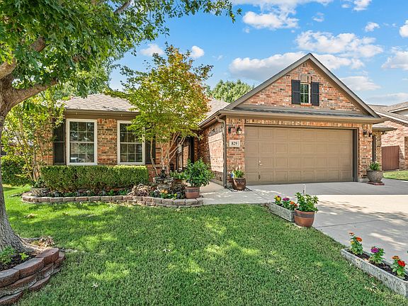 3rd image of 829 Sequoia Way