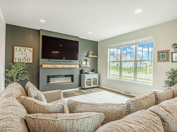 6111 East RED OAK Trail, Mcfarland, WI 53558
