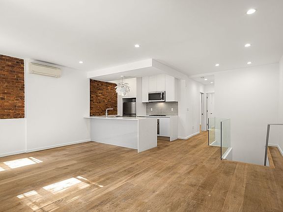 2nd image of 43 Halsey St APT 1