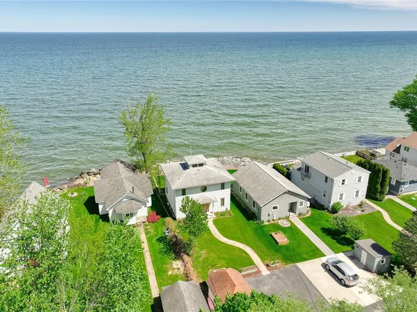 10 Alder Bch, Hilton, NY 14468
