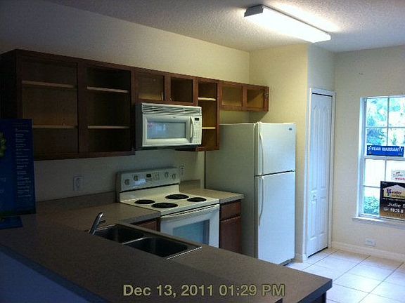 3rd image of 205 Wilton Cir #205
