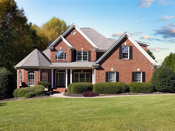 7355 Henson Forest Dr, Summerfield, NC 27358