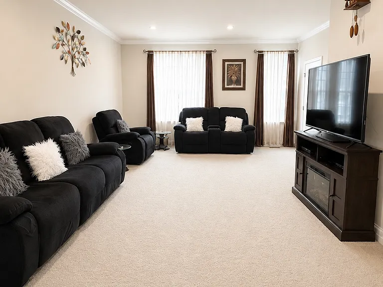 411 Streamview Dr — Photo 4