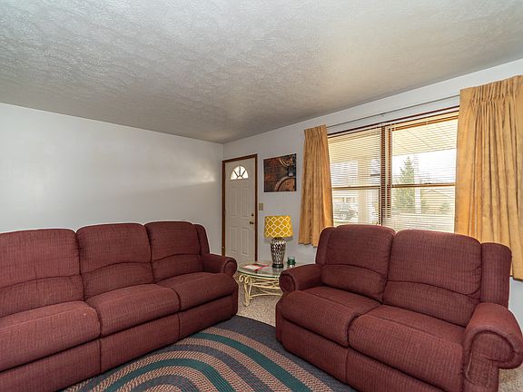 5th image of 152 Lookout Ct