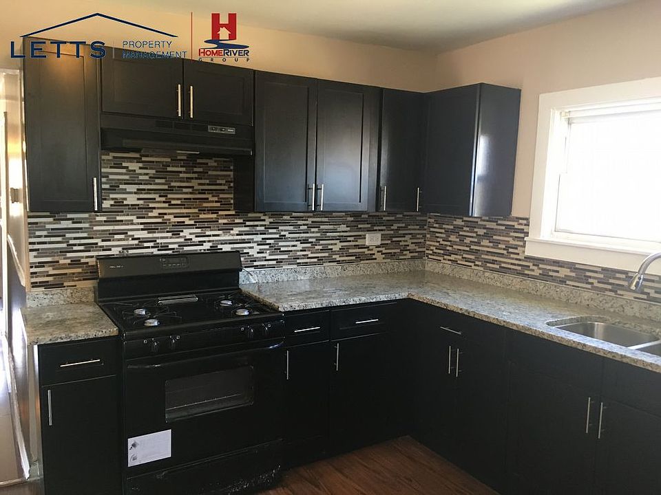 1st image of 7833 S Woodlawn Ave #2