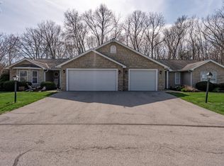 590 N Vineyard Cir, Port Clinton, OH