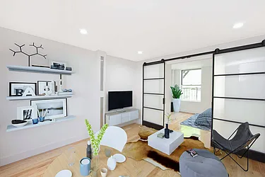 Rented by R New York