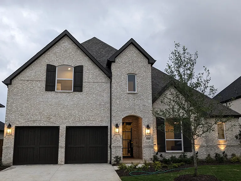 2541 Forestbrook Dr — Photo 1