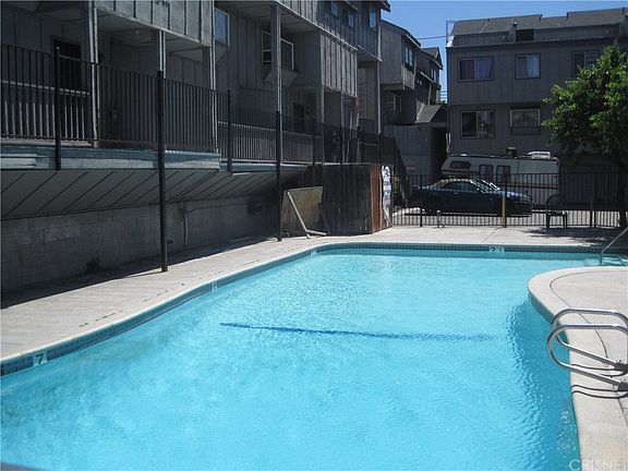2nd image of 9346 Van Nuys Blvd Unit 3