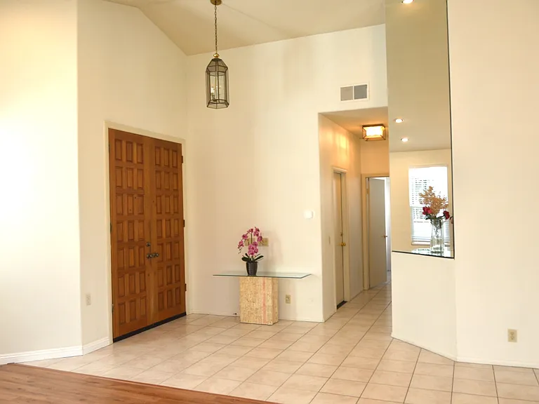 12065 Tretagnier Cir — Photo 5