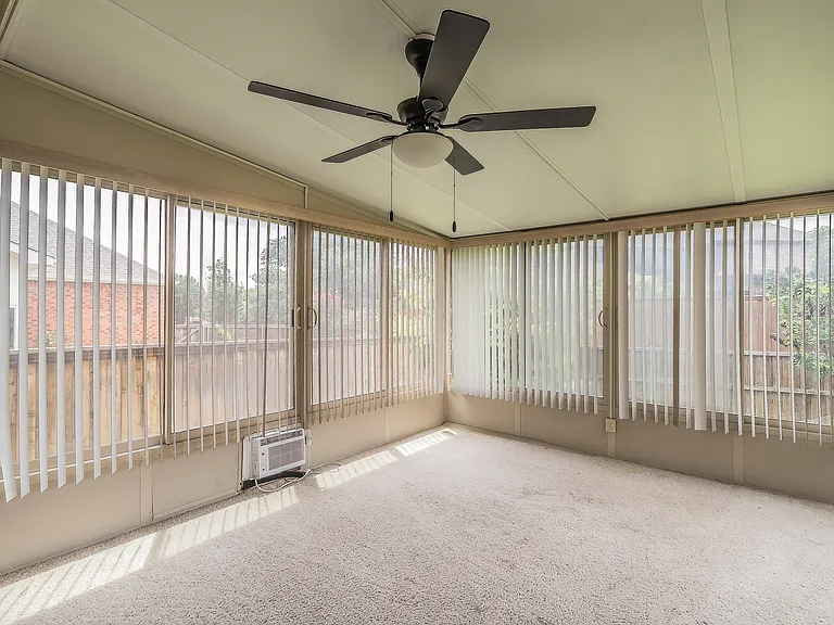 2217 Stonehenge Ln — Photo 35
