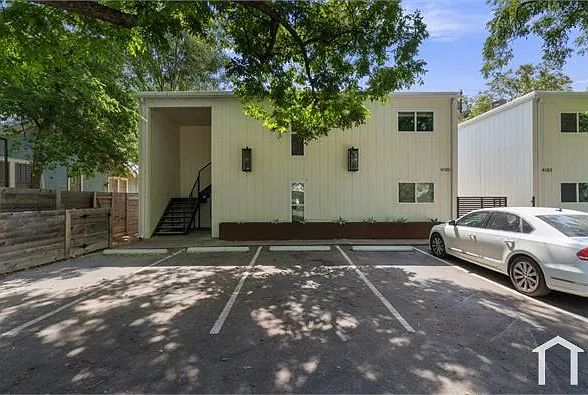 Studio, 400 sqft, $799 — Photo 3