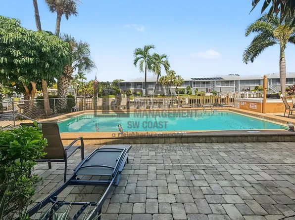1409 SE 46th Ln APT 105, Cape Coral, FL 33904