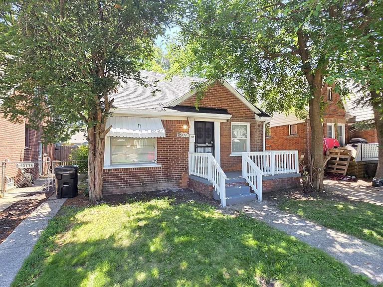 15770 Stansbury St — Photo 3