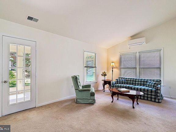 2nd image of 913 Mastline Dr