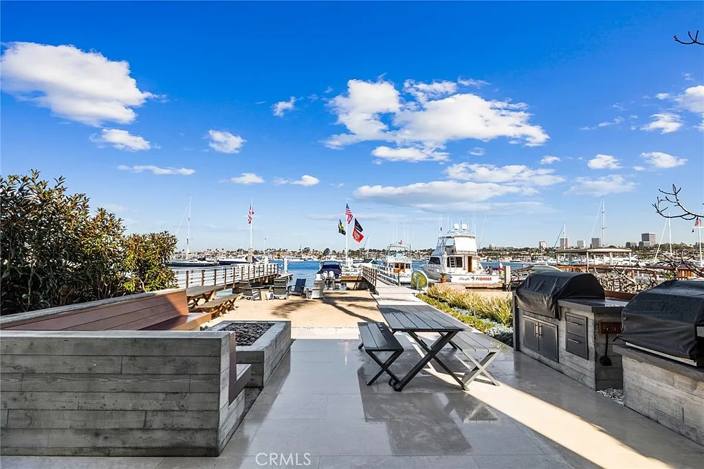 4 bed, 4.5 bath, 2582 sqft, $45,000 — Photo 4