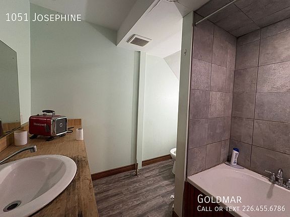 4th image of 1051 Josephine Ave