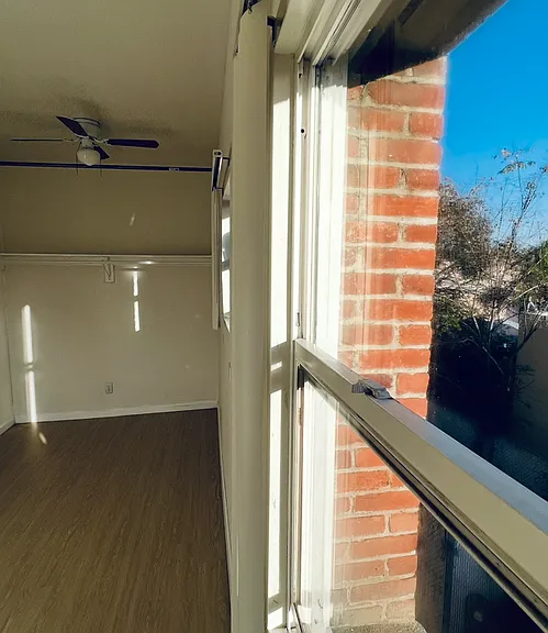 4456 Lockwood Ave — Photo 3