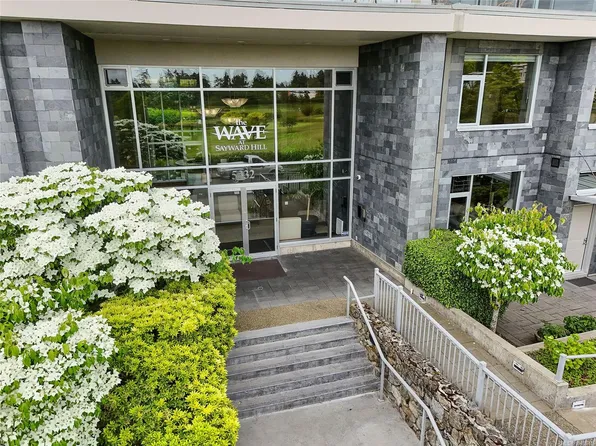5332 Sayward Hill Cres #401, Saanich, BC V8Y 3H8