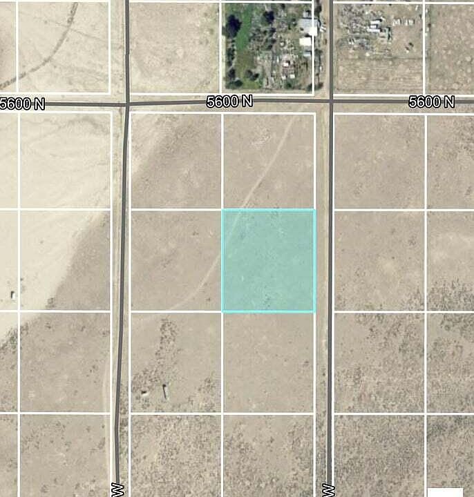 2nd image of 415 Valley Ranchos