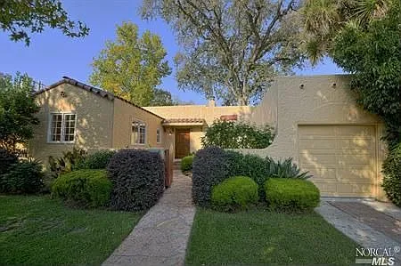 35 Broadmoor Ave photo 1