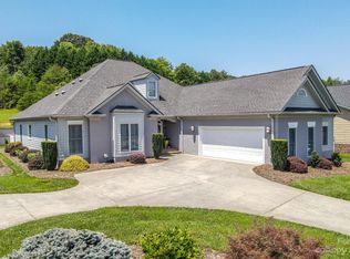 201 Henrys Glen Dr, Morganton, NC 28655
