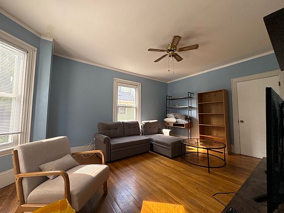 3rd image of 412 Putnam Ave #2