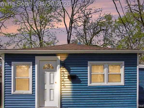 6366 Dellwood Dr, Waterford, MI 48329