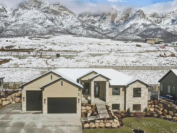 3rd image of 656 E Mountain Rd N