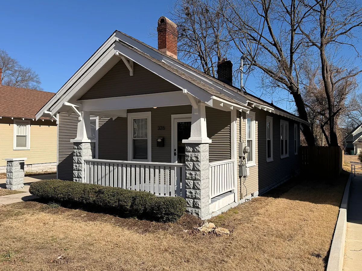 Building Photo - 326 Johnson St