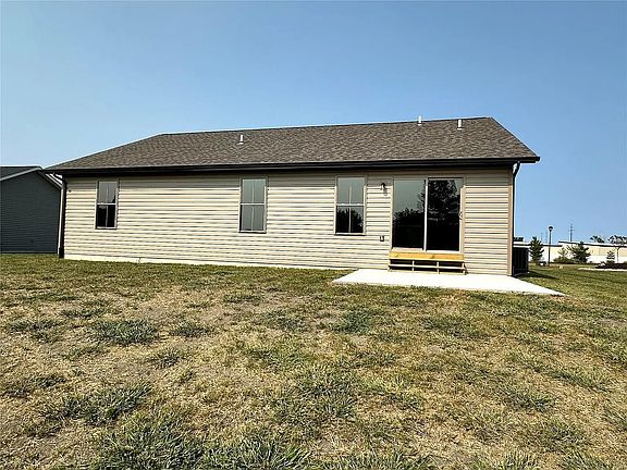 2nd image of 544 Somerset Dr