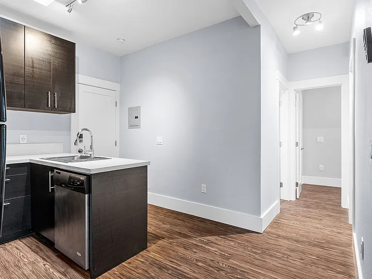 138 Elm Avenue — Photo 37