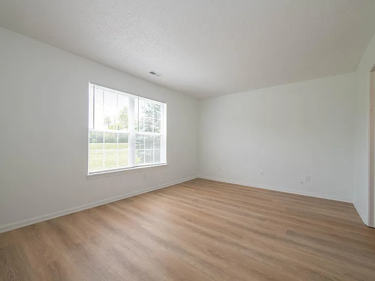 9661 Trail Dr — Photo 15