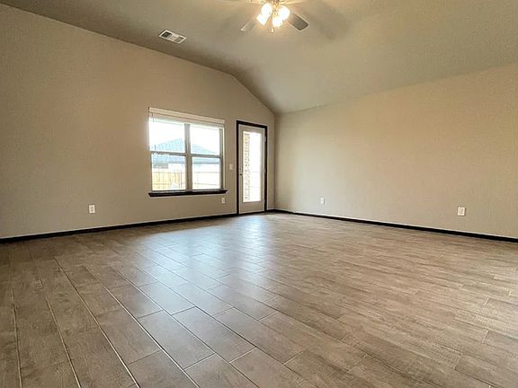 5th image of 2249 Roca Dr