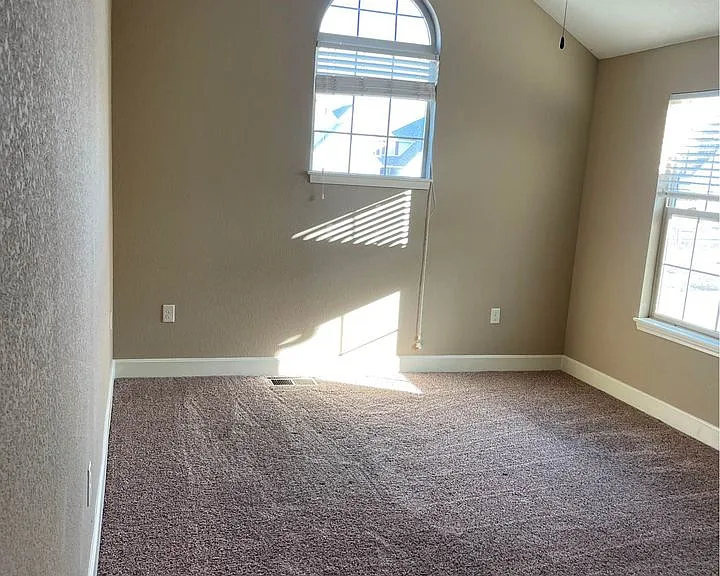 526 N Foxridge Dr #1 — Photo 5