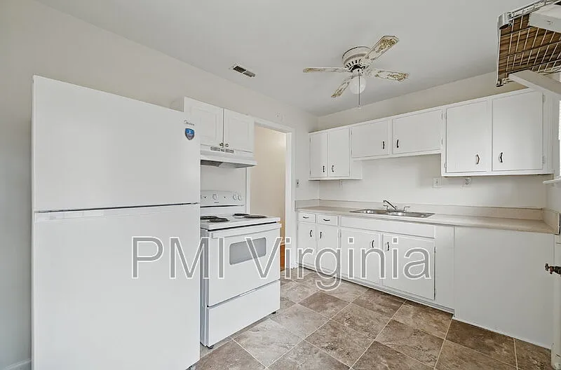 3 bed, 1.0 bath, 1000 sqft, $1,600 — Photo 2