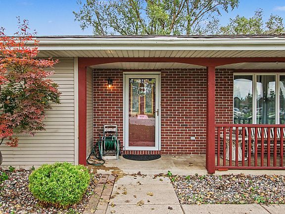 3rd image of 731 Wren Ct