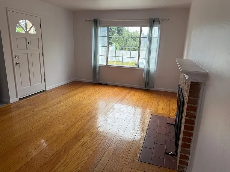 904 Lexington Ave — Photo 4